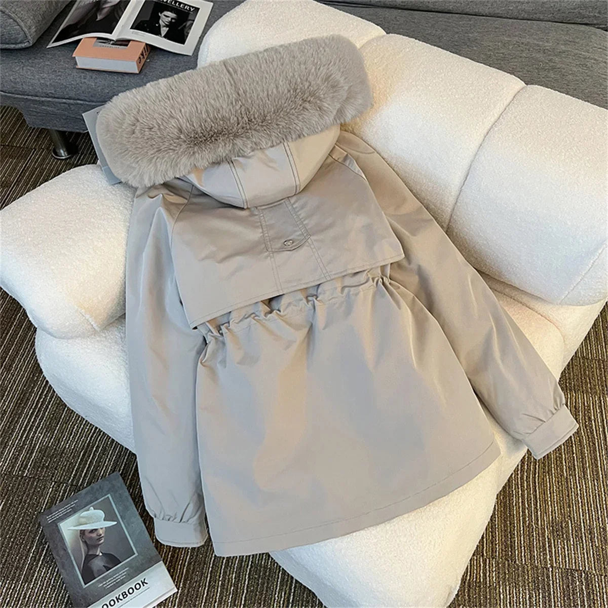 Winterparka Damen mit Kunstfellkapuze und Kordelzug in der Taille