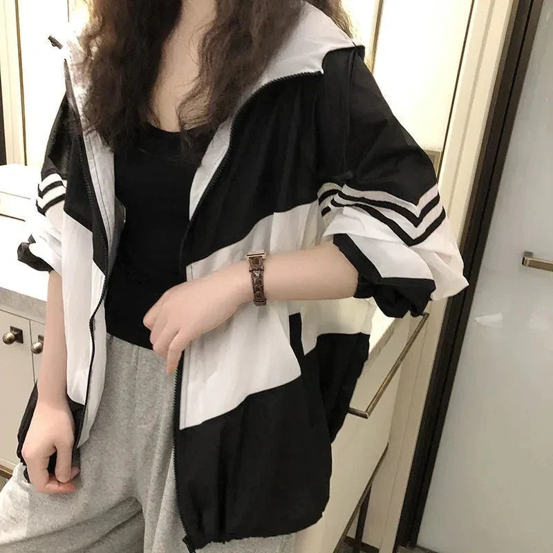 Damen Windjacke mit Kapuze, Farbig Gestreift