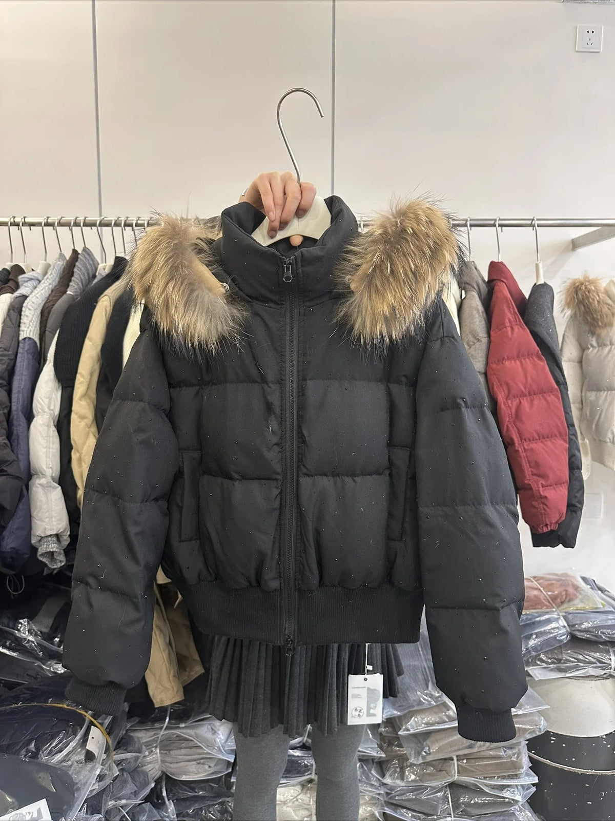Damen Steppjacke mit Fellkapuze Glitzer-Details Winterjacke