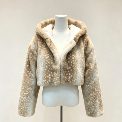 Kurze Damen Kapuzenjacke aus weichem Material mit Punktmuster in Beige