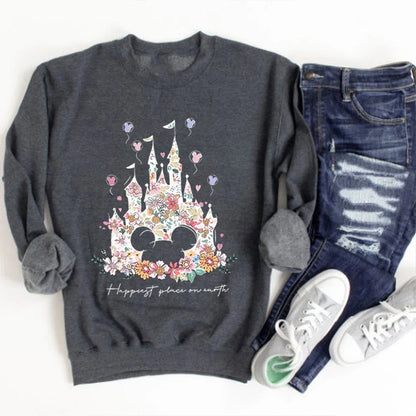 Damen Sweatshirt mit Blumen Schloss Motiv und "Happiest Place on Earth" Aufdruck