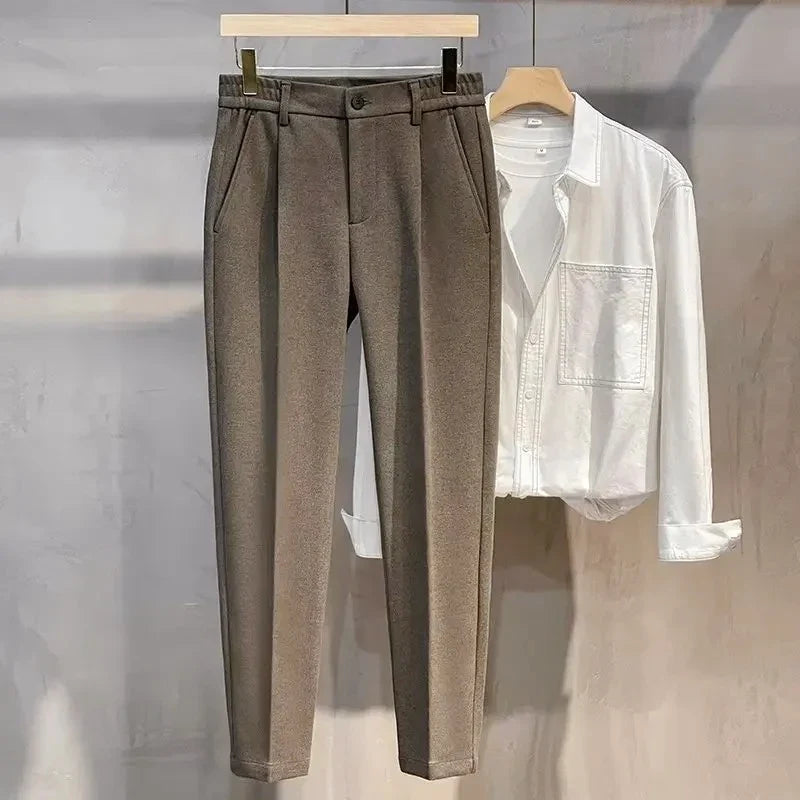 Unisex Stoffhose mit Gummizugbund - Bequeme Chinohose in Dunkelbraun