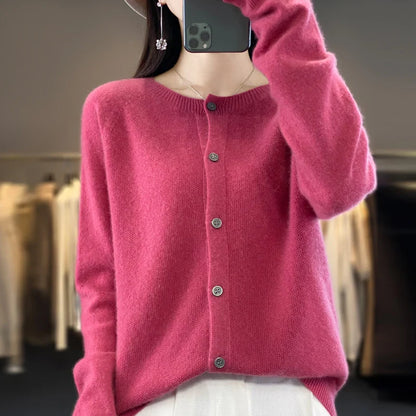 Damen Strickjacke mit Rundhalsausschnitt – Eleganter Cardigan für Alltag und Büro