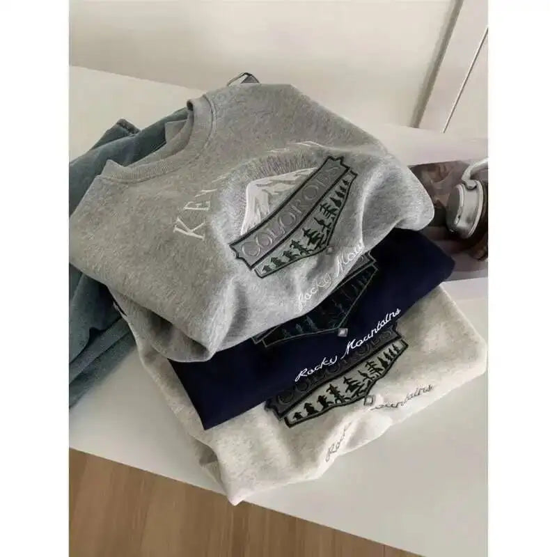 Unisex Langarm Sweatshirt mit Rundhalsausschnitt und Grafikprint