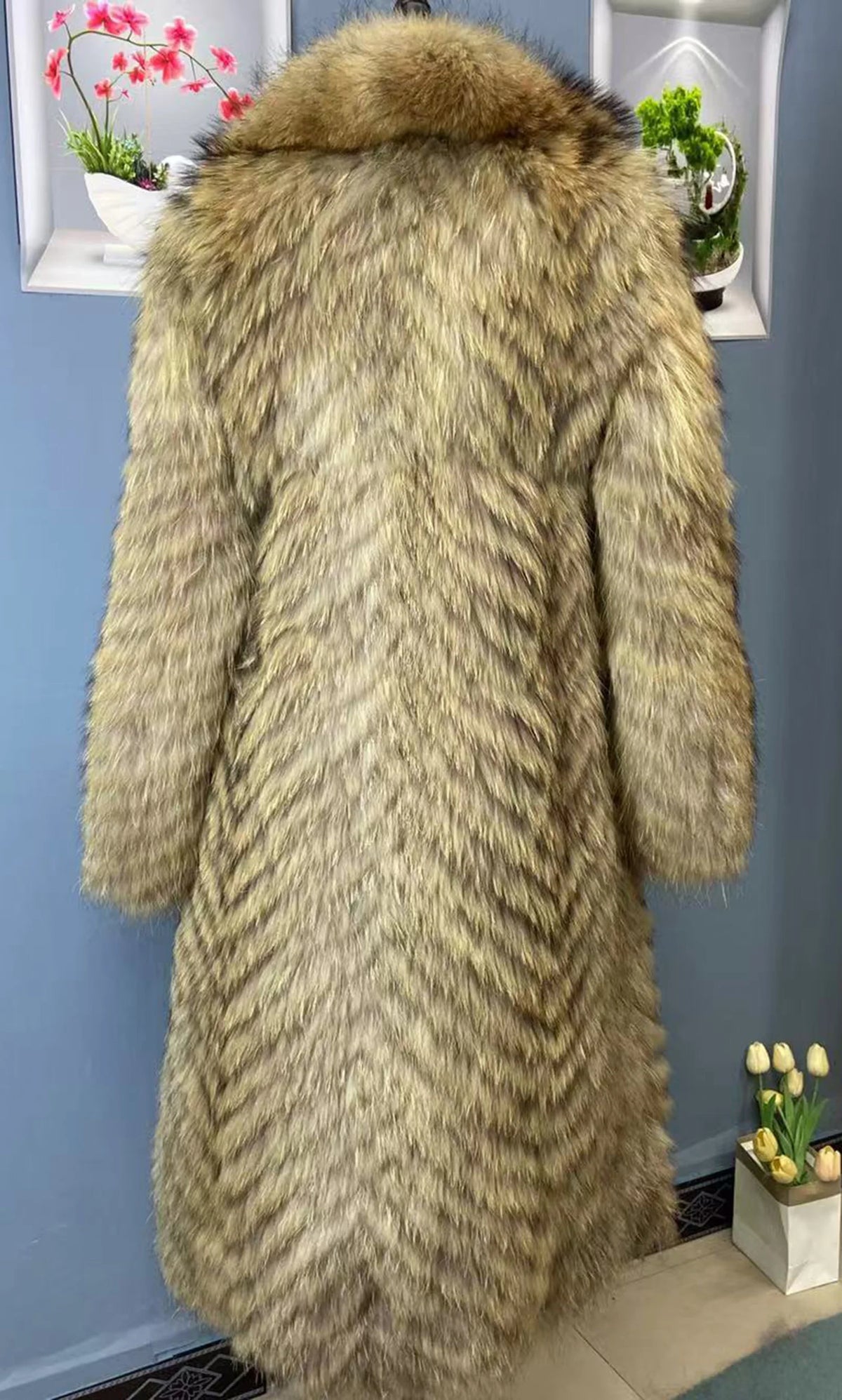 Damen Langer Mantel aus Kunstfell mit Chevron-Muster und Kragen