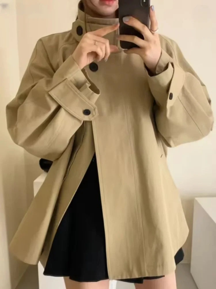 Damen Jacke im Oversize-Stil mit Kapuze und Stehkragen