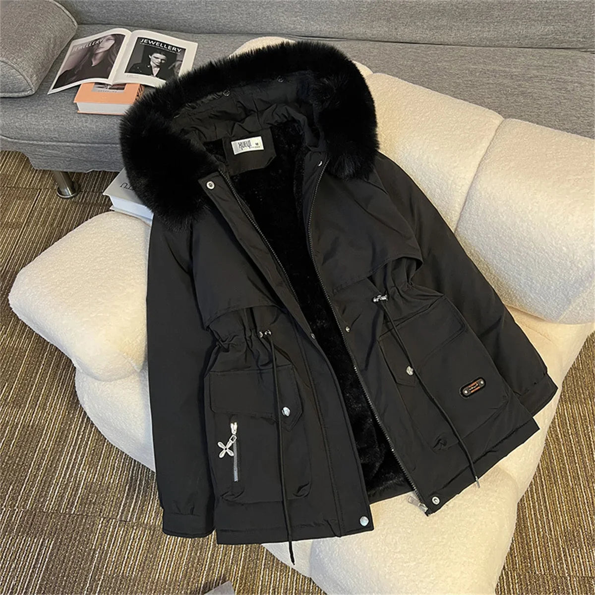 Winterparka Damen mit Kunstfellkapuze und Kordelzug in der Taille