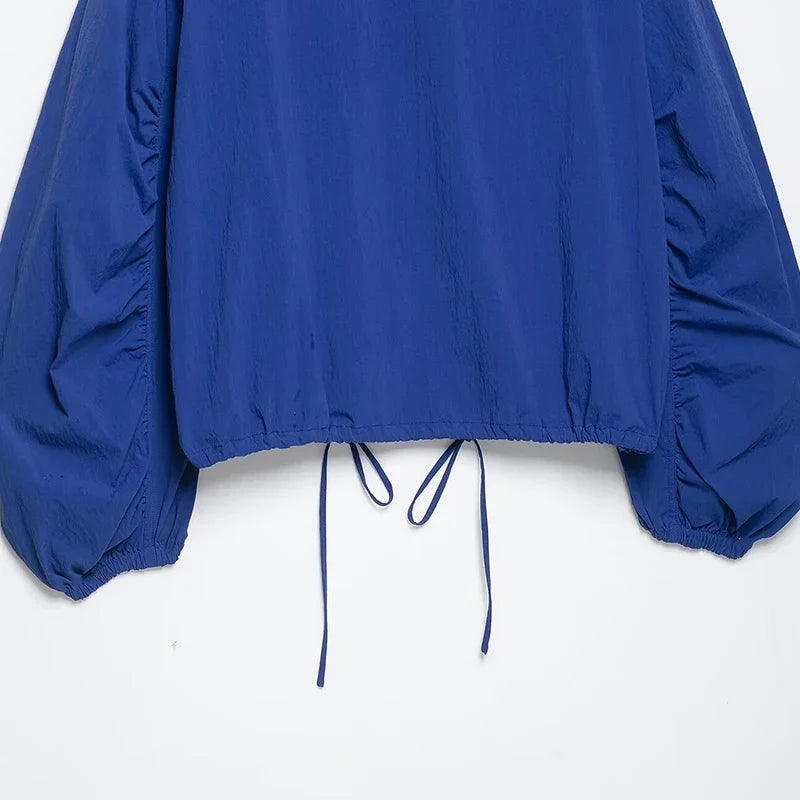 Blaue Damen Bluse mit Stehkragen & Kordelzug am Saum