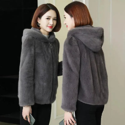 Damen Kurzjacke mit Kapuze aus weichem Material - verschiedene Farben
