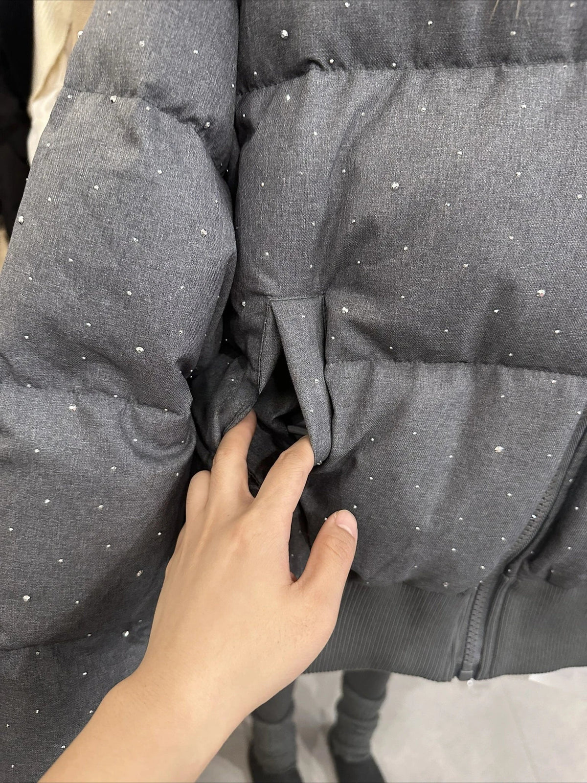 Damen Steppjacke mit Fellkapuze Glitzer-Details Winterjacke