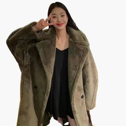 Damen Langer Plüsch Kunstfell Mantel – Modischer Wintermantel für stilvolle Outfits