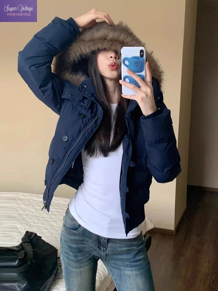 Kurze Steppjacke mit Kapuze und Fellimitat-Besatz für Damen
