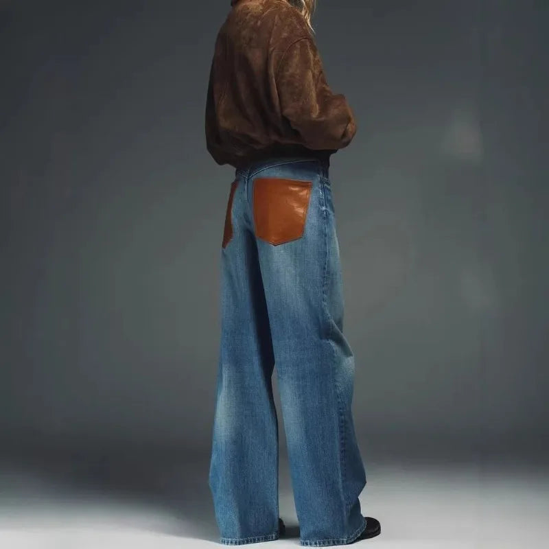 Jeans Wide Leg Blau mit braunen Taschen am Gesäß