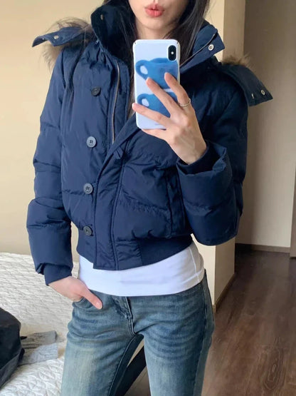Kurze Steppjacke mit Kapuze und Fellimitat-Besatz für Damen