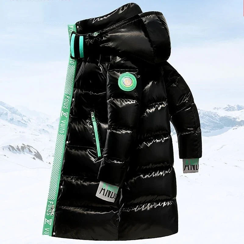 Langer glänzender Winterparka mit Kapuze und Reißverschlusstaschen