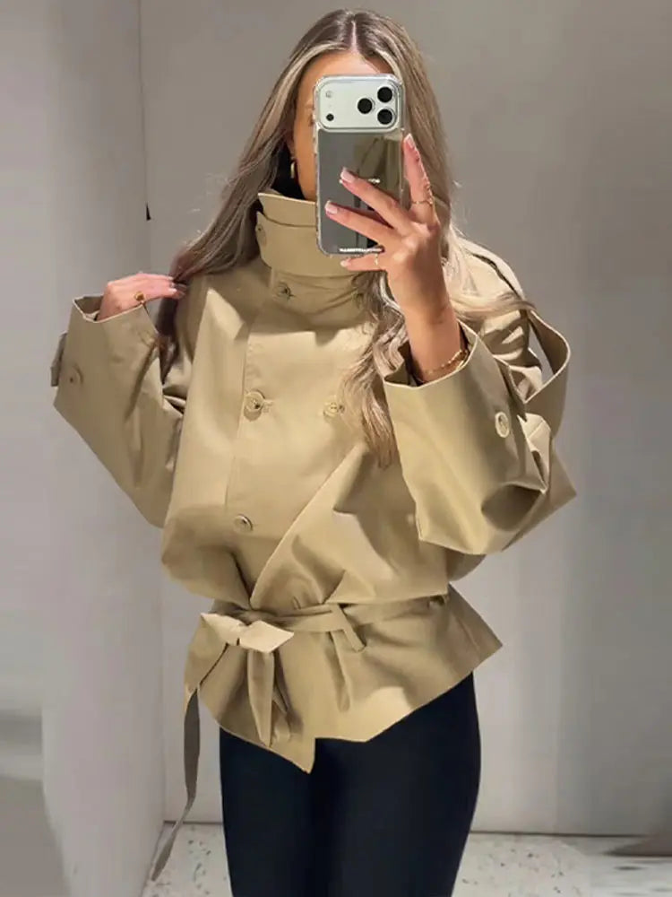 Kurze Trenchjacke Damen Beige Doppelreihig mit Bindegürtel Stehkragen