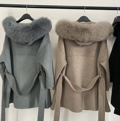 Damen Kurzmantel mit Kapuze und Fellbesatz Bindegürtel & großen Taschen