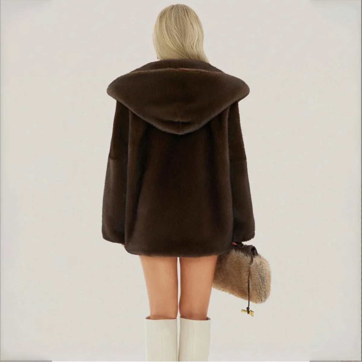 Kurzer Damen Mantel mit Kapuze und Gürtel, Braun