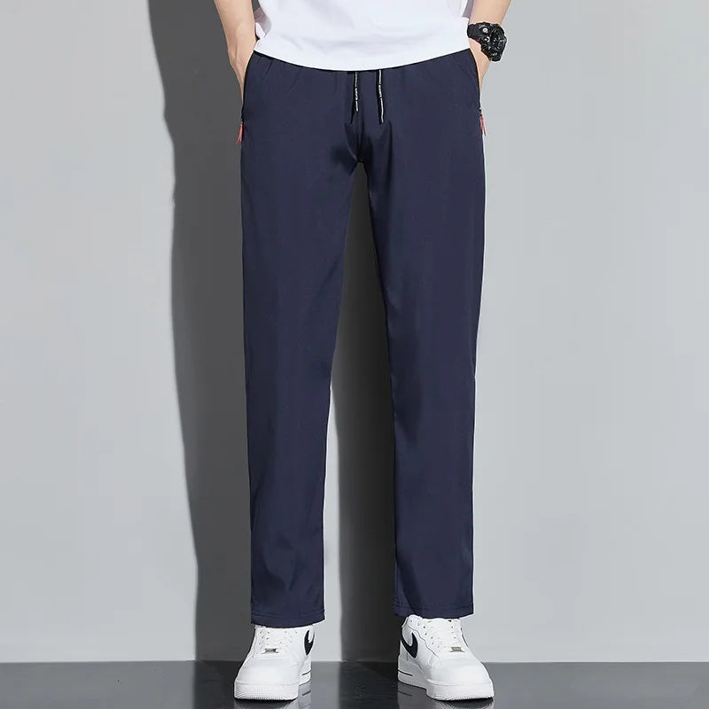 Herren Freizeithose Schwarz mit Kordelzug und Reißverschlusstaschen