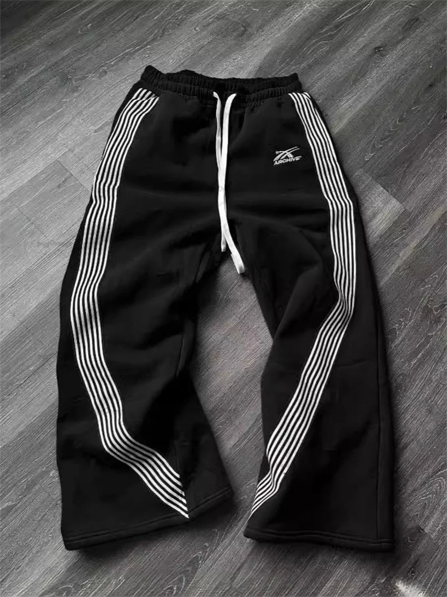 Weite Sweatpants Hose Damen Grau mit Seitenstreifen Kordelzug