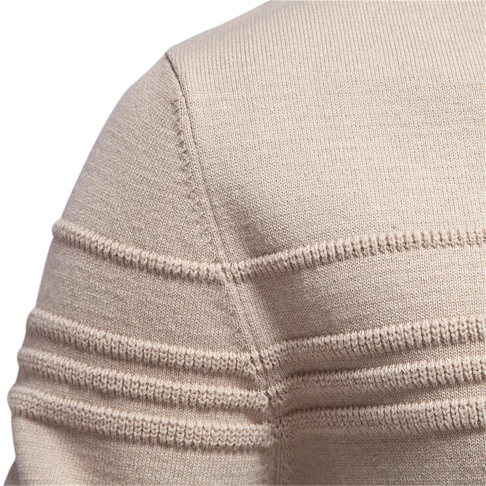 Herren Rundhals Pullover mit Strukturmuster und Knopfdetail