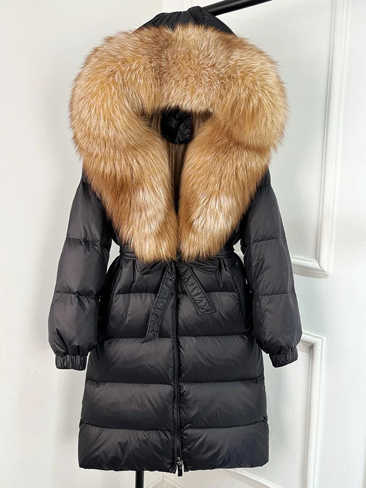 Damen Daunenmantel Schwarz mit Echtfellkragen und Bindegürtel Langer Winterparka