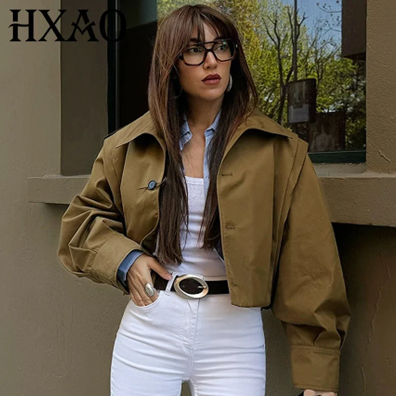 Kurze Damen Übergangsjacke mit Knopfleiste & weitem Kragen Khaki