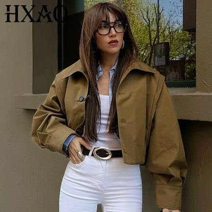 Kurze Damen Übergangsjacke mit Knopfleiste & weitem Kragen Khaki