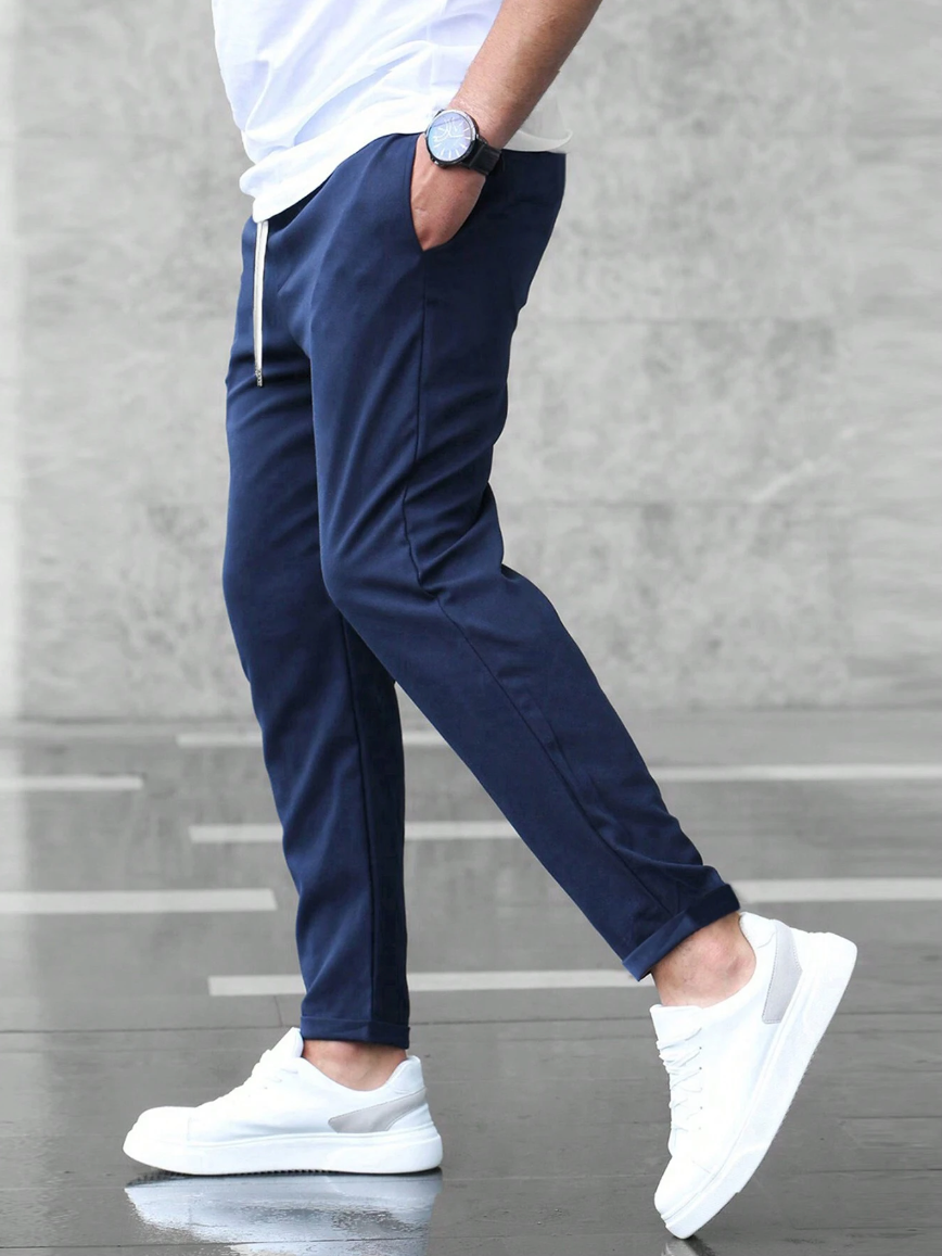 Herren Chino-Hose im Slim-Fit Design mit Kordelzug