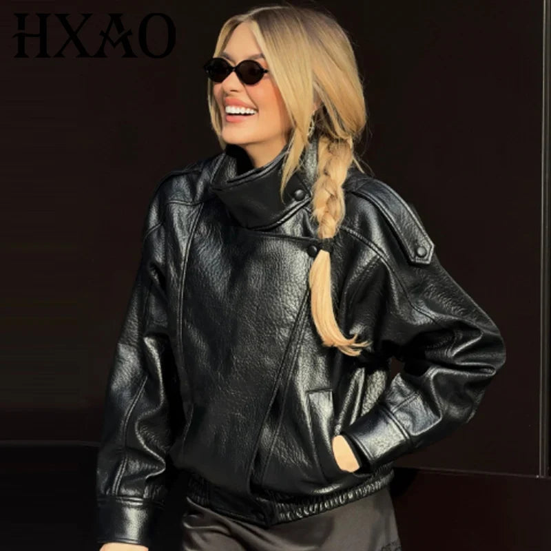 Damen Jacke im Leder-Look mit Stehkragen und asymmetrischem Verschluss
