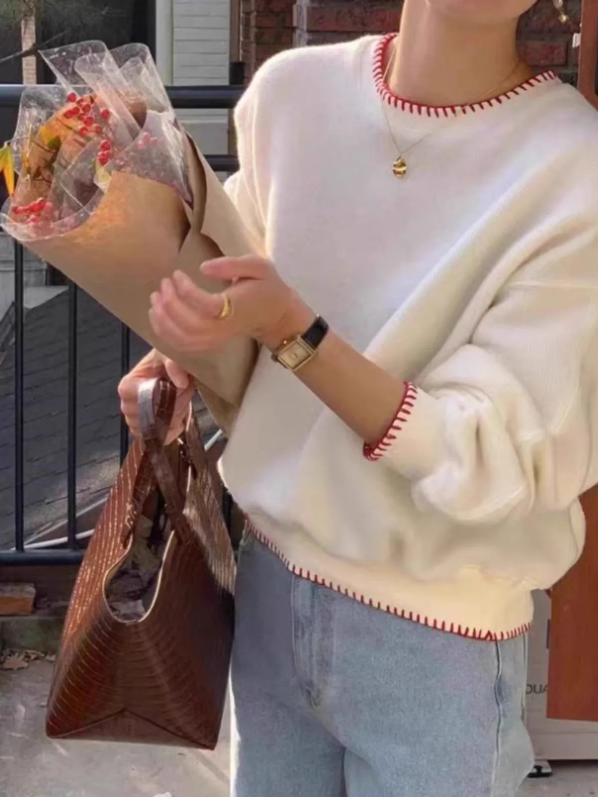 Damen Pullover Rundhals mit Kontrastnaht – Beige, Weiß, Rot