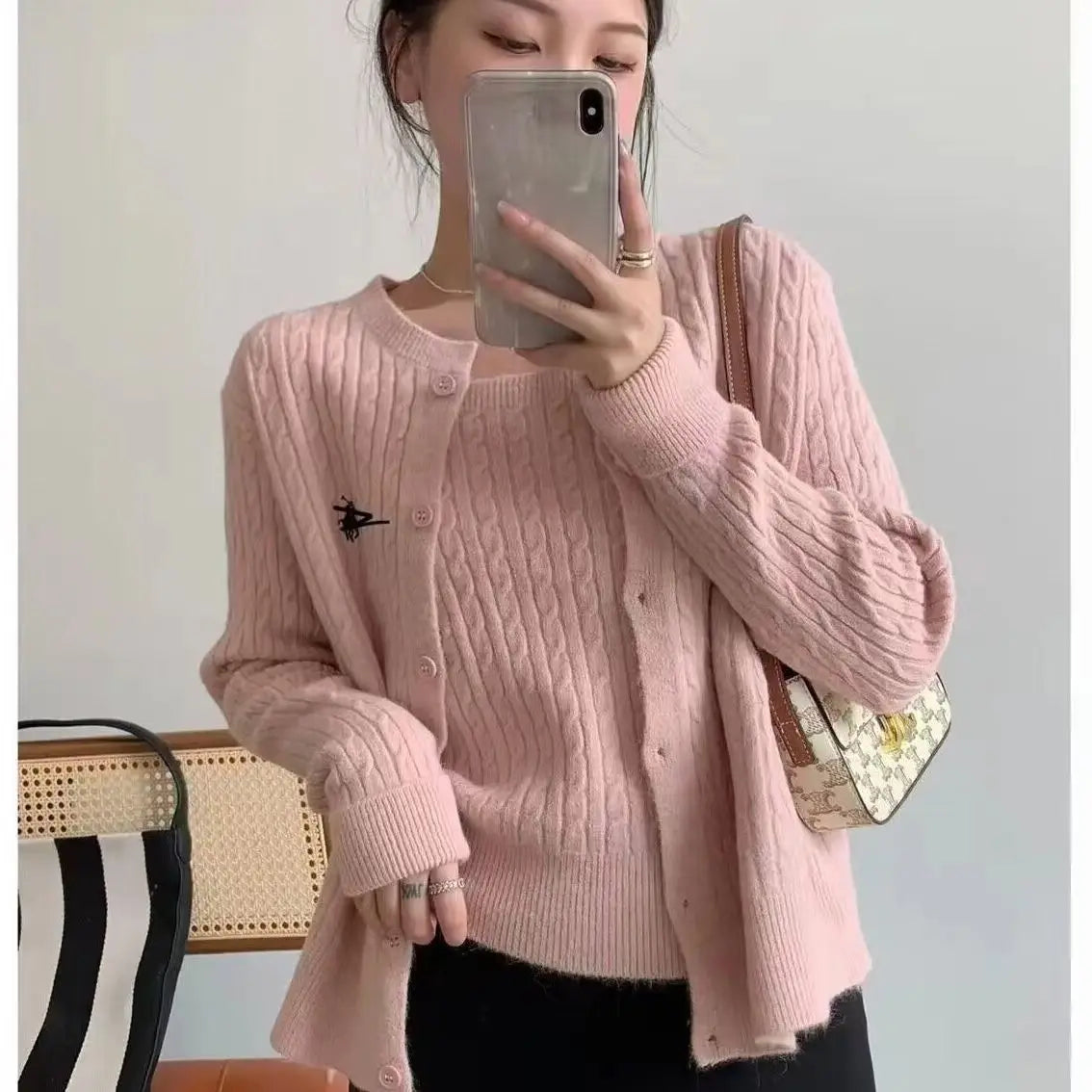 Damen Strick Set Cardigan mit Rundhals und Trägertop Zopfmuster