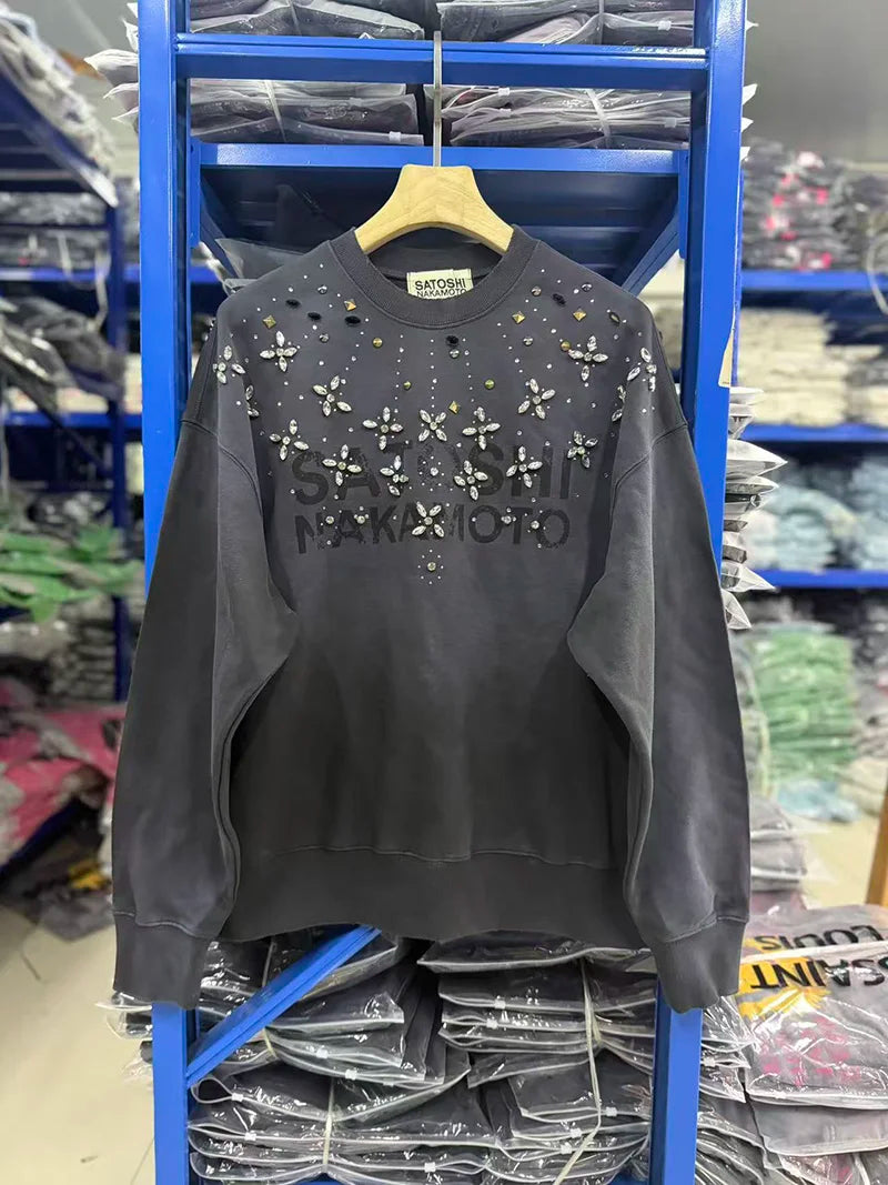 Unisex Sweatshirt mit Farbverlauf und Strasssteinen