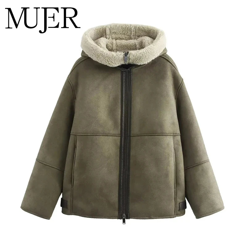 Grüne Damen Jacke mit Kapuze, Reißverschluss und Teddyfutter