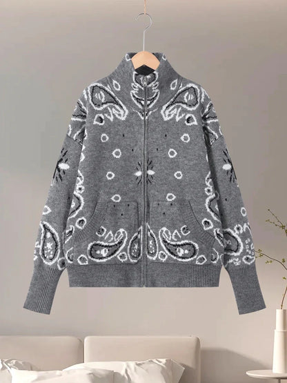 Damen Strickjacke mit Reißverschluss, Stehkragen & Bandana-Muster