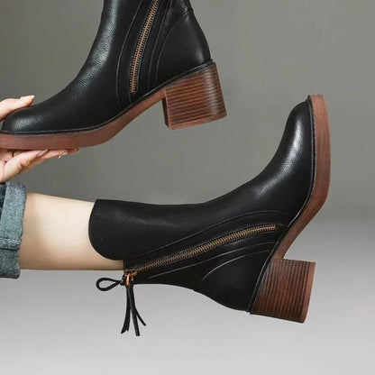 Damen Stiefelette mit Absatz – Eleganter Veganem Leder-Look für Alltag & Büro