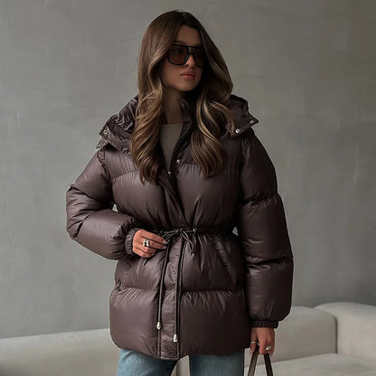 Damen Winter Steppjacke mit Kapuze und Kordelzug in Braun