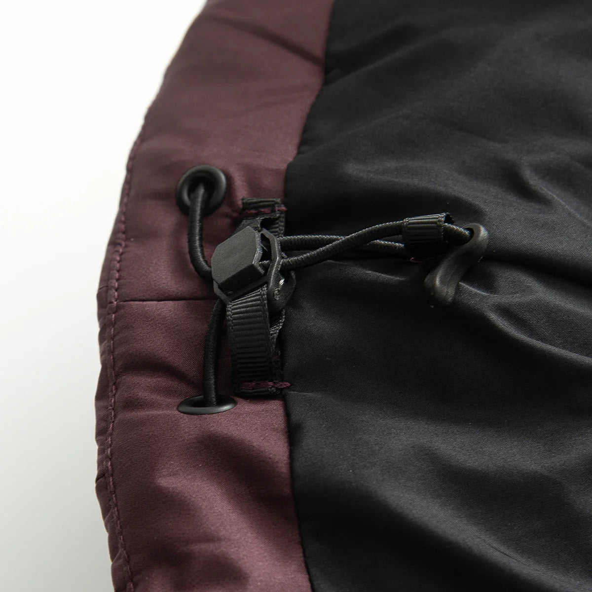Damen Steppjacke mit Gürtel & Stehkragen, Kurz geschnitten