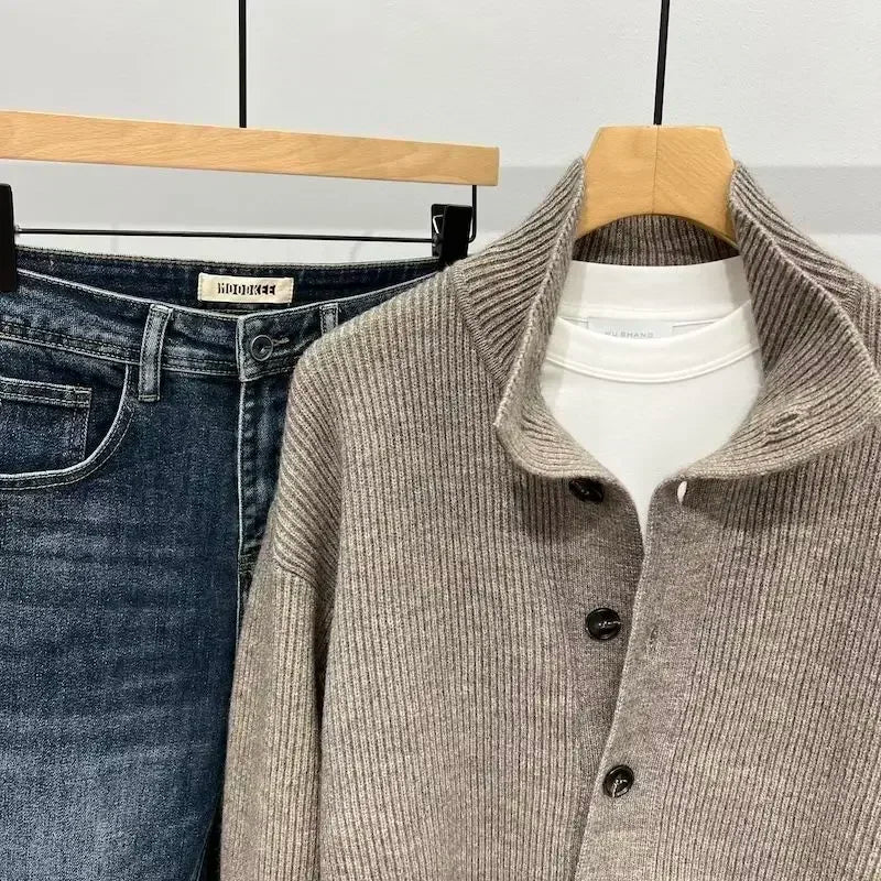 Herren Strickjacke mit Stehkragen – Lässiger Cardigan für Alltag und Freizeit
