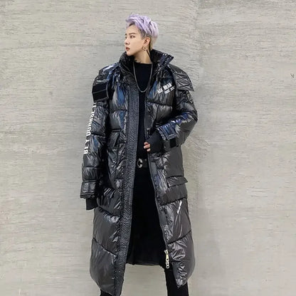 Langer glänzender Steppmantel mit Kapuze für Damen und Herren, Schwarz