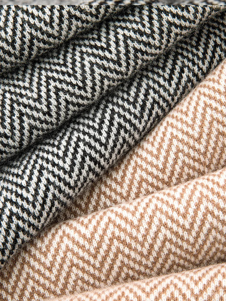 Damen Strickhose weit geschnitten mit Fischgrätmuster und seitlichen Taschen