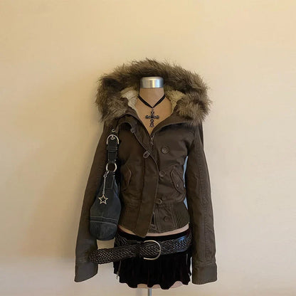 Damen Winterjacke mit Fellkapuze & Rippbündchen