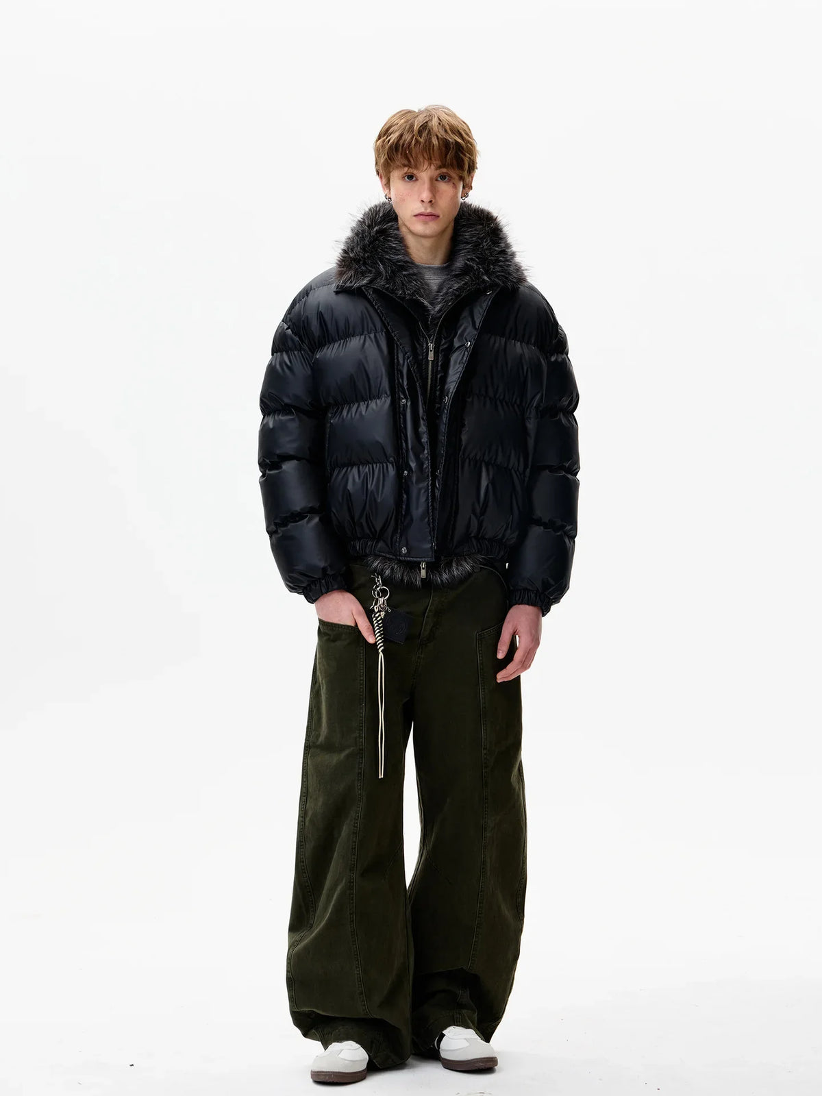 Kurze Steppjacke Herren mit Fellkragen Schwarz gefüttert
