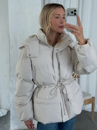 Damen Pufferjacke mit Kapuze und Tunnelzug Kurz Cremeweiß