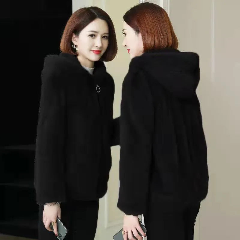 Damen Kurzjacke mit Kapuze aus weichem Material - verschiedene Farben