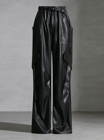 Schwarze Weite Hose im Leder-Look mit Gürtel und Taschen Damen