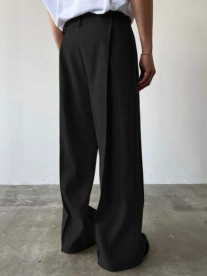 Weite Herrenhose mit hohem Bund und Bundfalten, verschiedene Farben