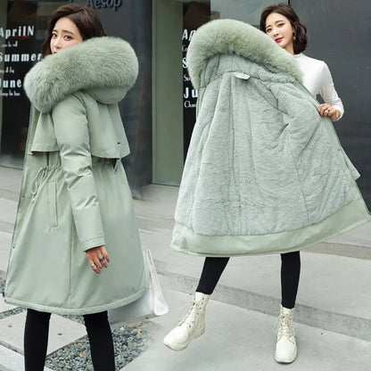 Damen Winterjacke mit großer Kunstfellkapuze und Teddyfutter, wasserabweisend