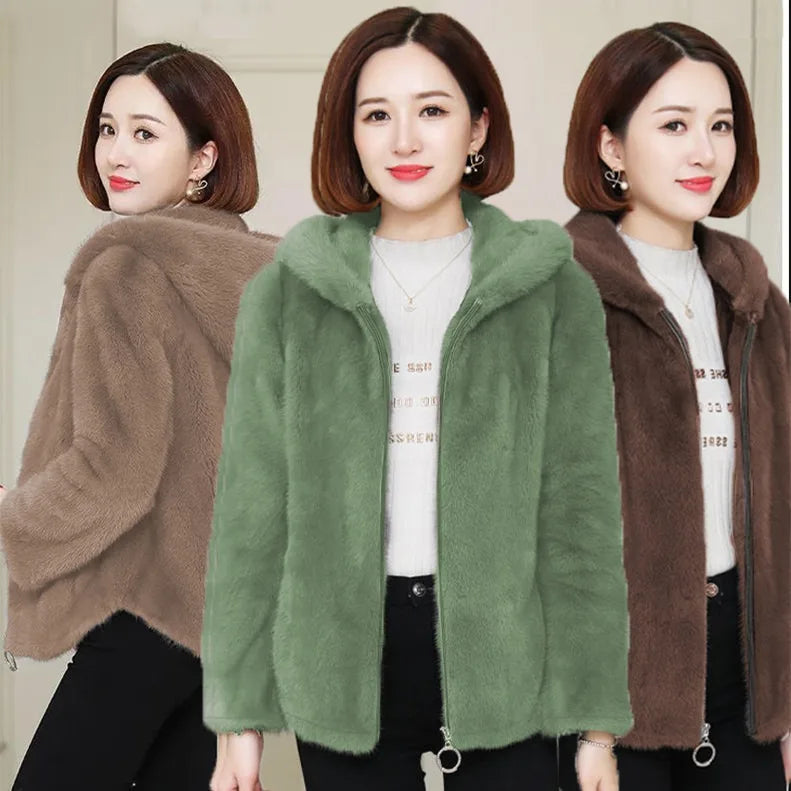 Damen Kurzjacke mit Kapuze aus weichem Material - verschiedene Farben