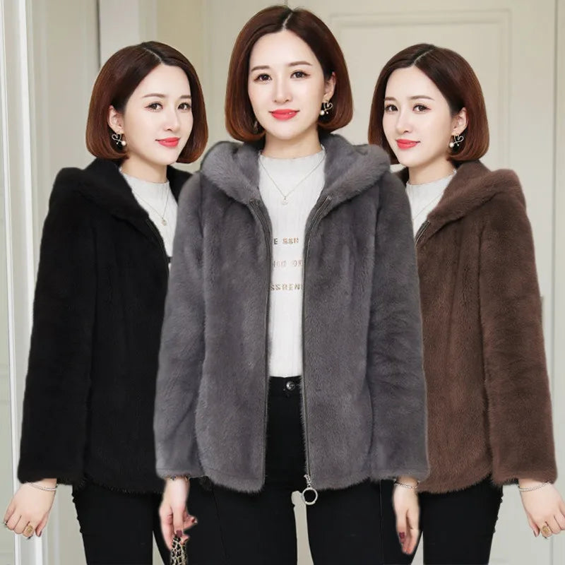 Damen Kurzjacke mit Kapuze aus weichem Material - verschiedene Farben